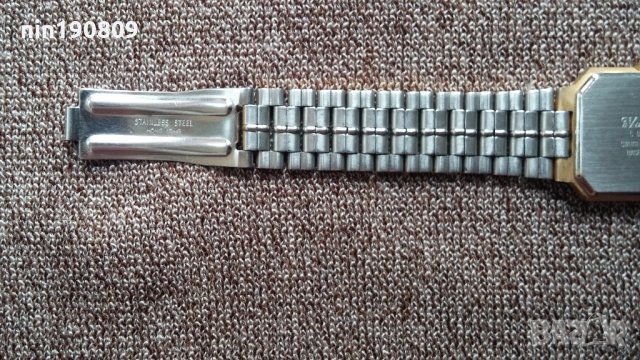 Часовник Valentino от 70-те, снимка 4 - Други - 22067022