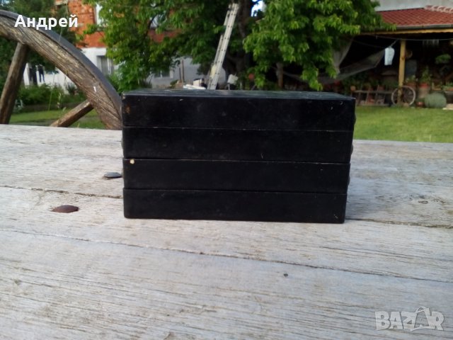 Стара кутия за електронни елементи #2