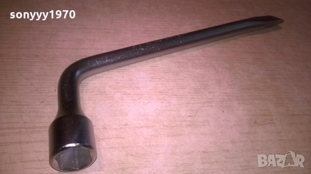 ключ за гуми 19мм-нов як, снимка 2 - Аксесоари и консумативи - 25428686