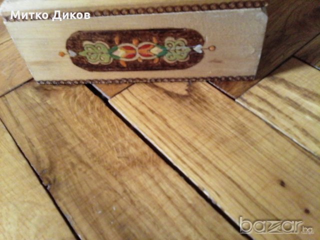Дървена кутия 4 шарки стара , снимка 2 - Декорация за дома - 18605426