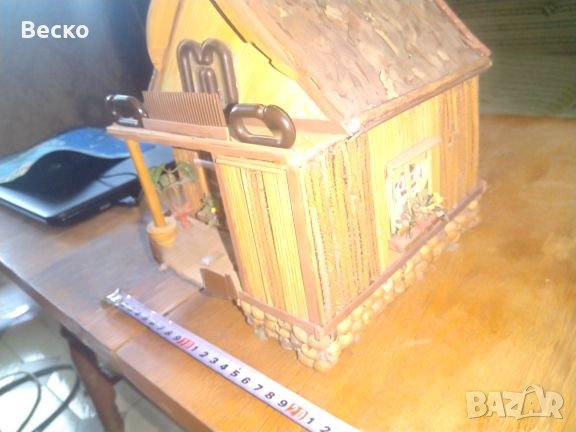 Голяма, ръчно направена къщичка с подръчни материали, снимка 2 - Други ценни предмети - 26153087