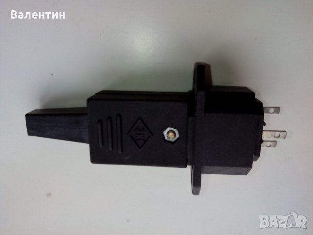 Съединител за изход на 220 V от панел - комплект за панел и за кабел