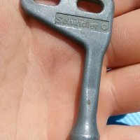 Ключ метален-триъгален, снимка 5 - Други ценни предмети - 25477892