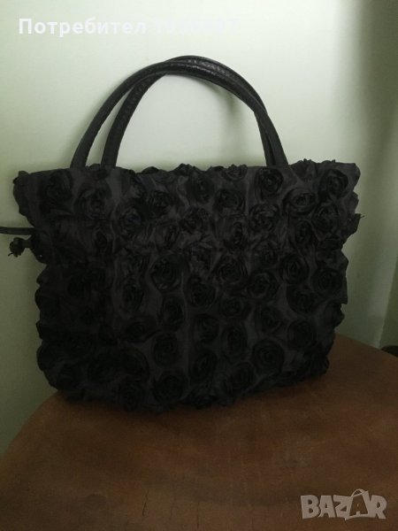 Малка черна чанта с рози, снимка 1