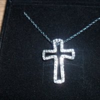 Колие кръст с кристали Сваровски , снимка 1 - Колиета, медальони, синджири - 20306121