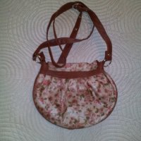 Малка дамска чанта, снимка 2 - Чанти - 21988125