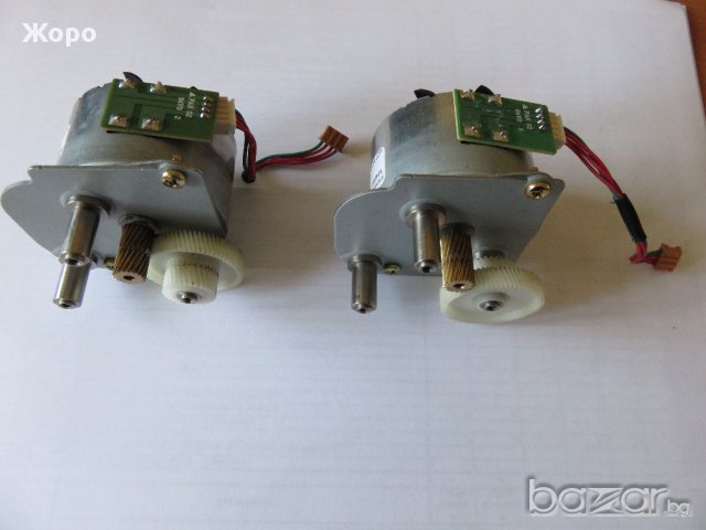 Стъпкови двигатели MITSUMI M49SP-1 и серво мотори, снимка 2 - Електродвигатели - 12839371