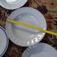 10бр Порцеланови чинии, диаметър 21-22 см, снимка 4 - Кухненски принадлежности - 22507373