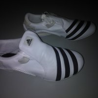 Adidas оригинални спортни обувки, снимка 1 - Маратонки - 24076407