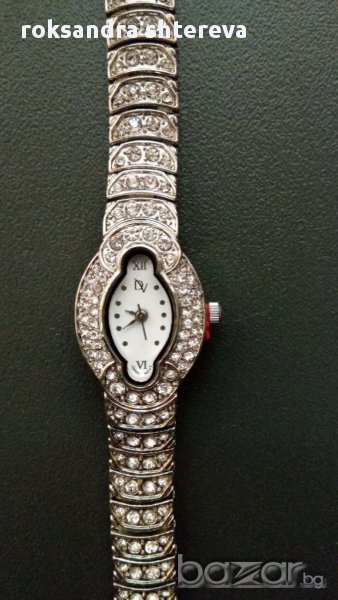 Дизайнерски часовник с камъни, снимка 1