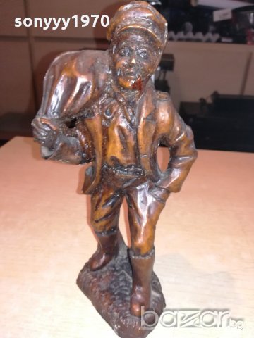 ретро фигура-човек с торба-25х13х13см-внос швеицария, снимка 2 - Колекции - 20759642
