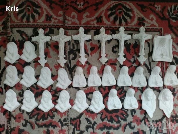 Гипсови фигури - кръстове, мадони