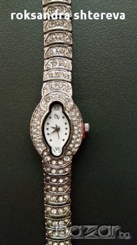 Дизайнерски часовник с камъни, снимка 1 - Дамски - 17922361