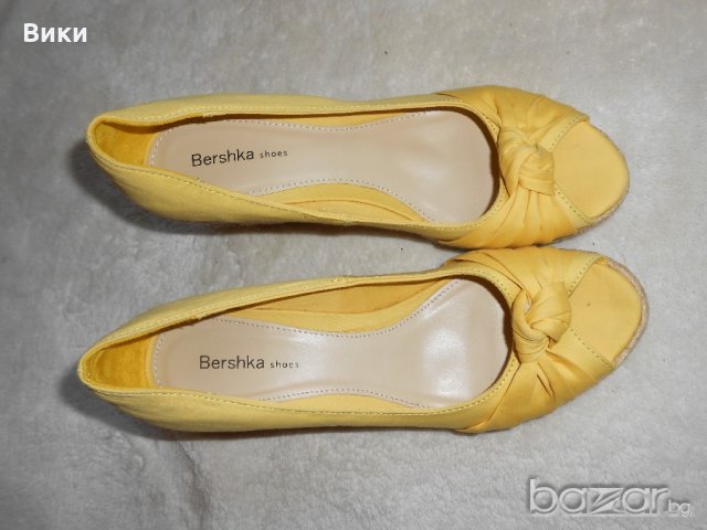 Обувки на платформа  Bershka патешко жълто , снимка 6 - Дамски ежедневни обувки - 21214791