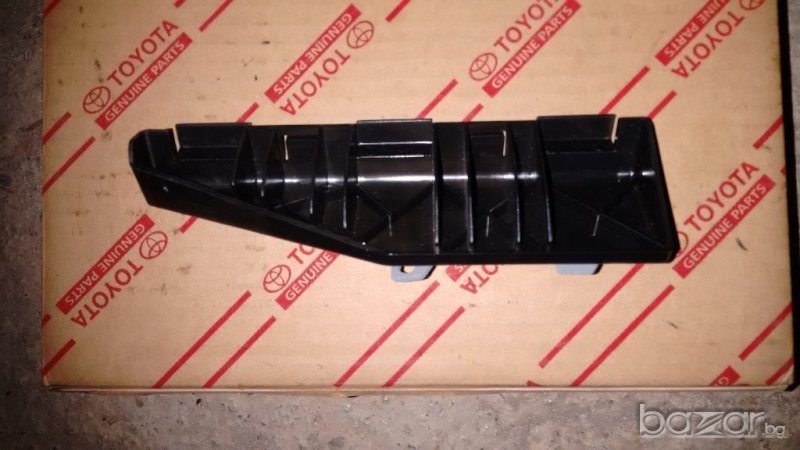 Държач задна броня л. 5215602060 Корола/Corolla _E120 sed/wg UKP 2002-2006, снимка 1