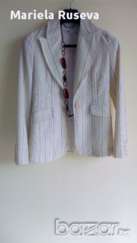 Дамско сако, снимка 4 - Сака - 17513251