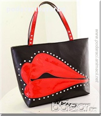 ЦЕЛУВКА – ГОЛЯМА И ПРАКТИЧНА МОДЕРНА ЧАНТА, снимка 2 - Чанти - 10808545