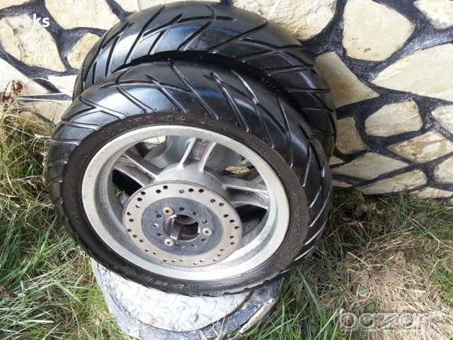 2 броя гуми и джанти за скутер 110/70/12, снимка 2 - Гуми и джанти - 10098803