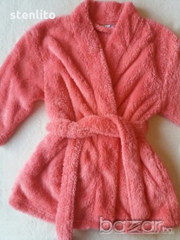 Плюшен детски халат в розово размер 104/110, снимка 1 - Хавлии и халати - 20282078