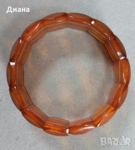 Продавам масивни гривни , обеци,медальон от естествен кехлибар