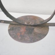 Стар свещник от ковано желязо, снимка 2 - Антикварни и старинни предмети - 8211797