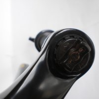 Продавам колела внос от Германия магнезиева велосипедна вилка SR SUNTOUR XCR 26 цола черна, снимка 15 - Части за велосипеди - 24206926