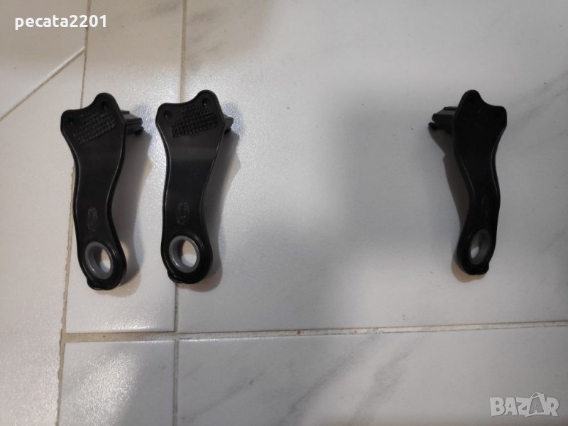 Продавам - 3 бр. горни крачета (щипки) за фар на БМВ 5 Е60, снимка 1