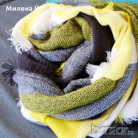 Ефектен шал по модел на Zara , снимка 3 - Шапки - 16473481