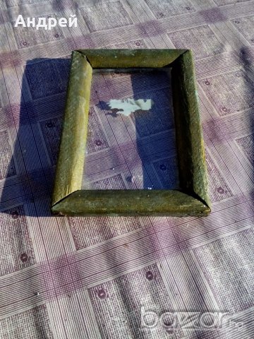 Старинна рамка за снимка