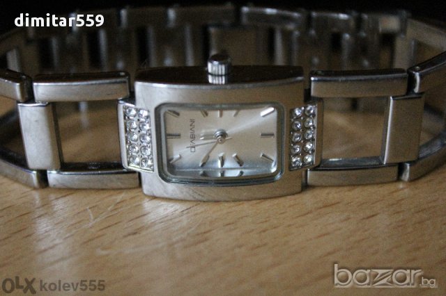 Часовник дамски оригинален дизайнерски на Carlo Fabiani, снимка 1 - Дамски - 8883120