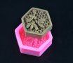 3D шестоъгълник пчелна медена пита с 3 пчели дълбок силиконов молд калъп форма за сапун гипс восък 