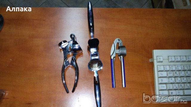 Продавам преси за чесън