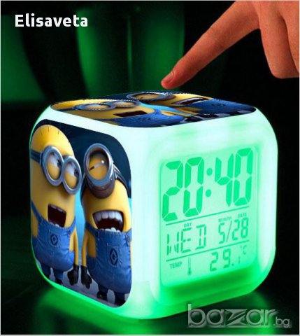 Миниони Despicable Me Alarm часовници с термометър с 7 цвята на дисплея, снимка 3 - Други - 12283345