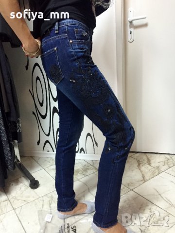 Дамски дънки с бродерия, снимка 2 - Дънки - 23086045