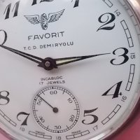  Часовник Favorit , снимка 3 - Антикварни и старинни предмети - 22455680
