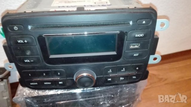 Продавам Оригинално си ди радио USB BLUETOOTH  Дачия 2016г / модела с голям дисплей