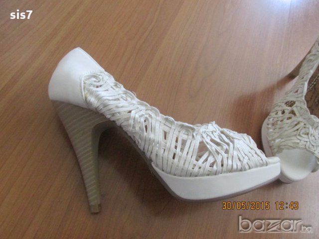 модерни сандали - обувки в бяло внос от Англия за 20лв., снимка 4 - Сандали - 15292566