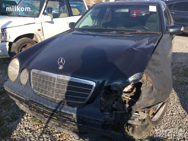 Е класа 2000г. 11 месец Фейслифт 2.2cdi дизел, снимка 11 - Автомобили и джипове - 21907762