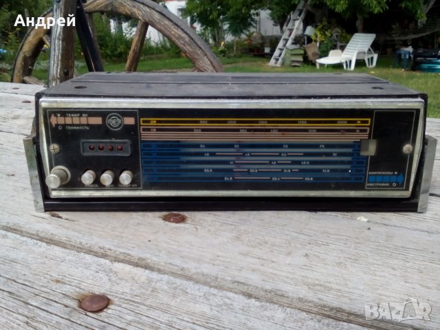 Старо радио,радиоприемник VEF Spidola, снимка 5 - Антикварни и старинни предмети - 26088242