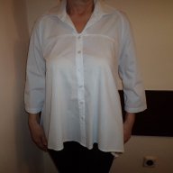 Бяла риза с модерна и удобна кройка