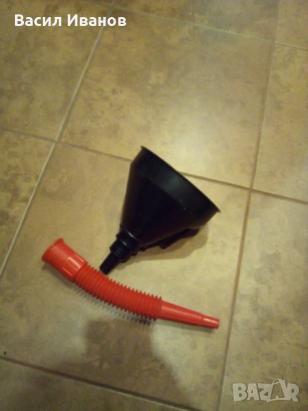 Продавам фуния за гориво с гъвкав удължител, снимка 1