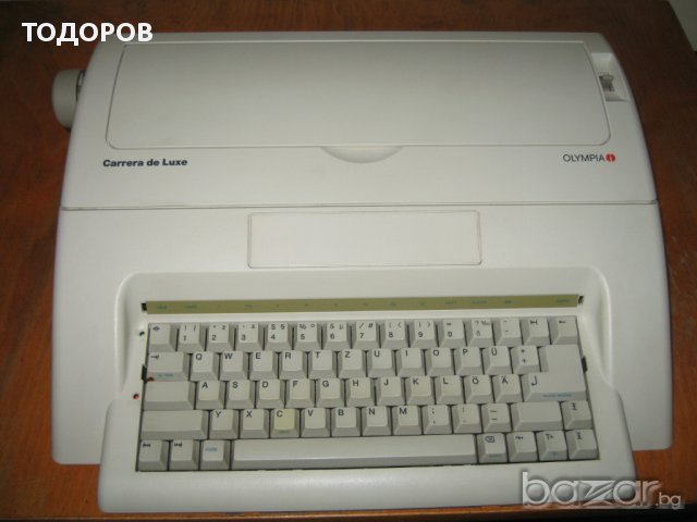 Олимпия електрическа пишеща машина латиница, снимка 1 - Други машини и части - 10048277