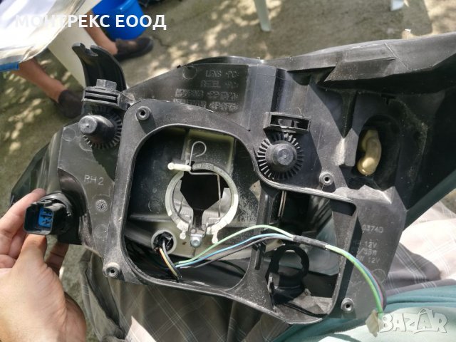 Десен фар Форд Фокус, снимка 3 - Части - 25726485