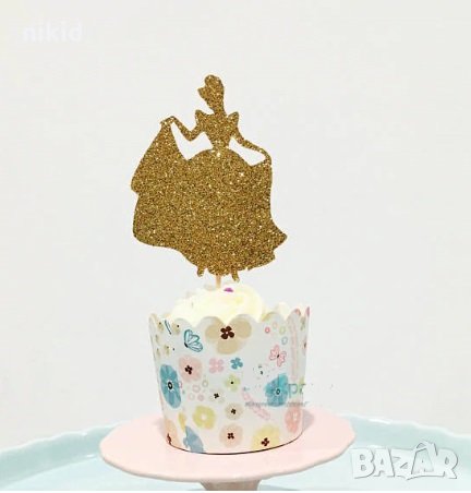 Пепеляшка златист картон с клечка топер малък украса декор за торта кексче рожден ден, снимка 1