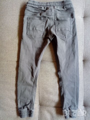 Спортен панталон размер 128, снимка 2 - Детски панталони и дънки - 25252081
