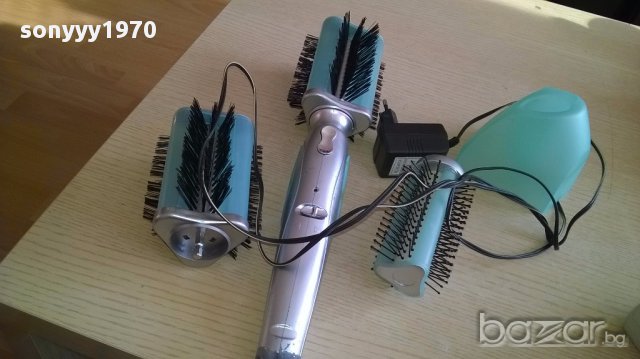 Ел четка за коса с зарядно и акумулатор с 3 приставки-от швеицария, снимка 2 - Преси за коса - 16956287