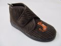 Български пантофи кафяво кадифе, снимка 1 - Бебешки обувки - 17677135