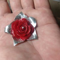 Медальон роза, снимка 1 - Колиета, медальони, синджири - 25538748