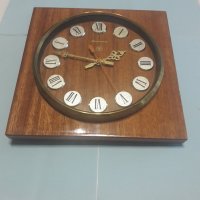 Ретро стенен часовник-Янтар , снимка 1 - Антикварни и старинни предмети - 24301565