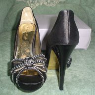 Черни обувки с  декорация , снимка 3 - Дамски обувки на ток - 10663510